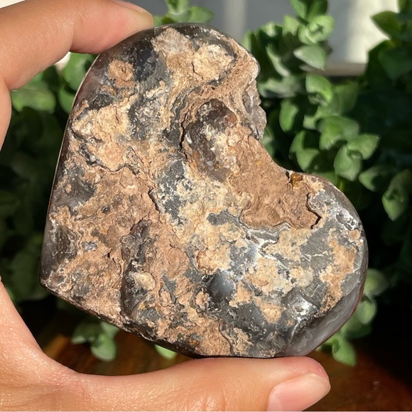 Druzy Chalcedony Crystal Heart - Picture 2 of 14